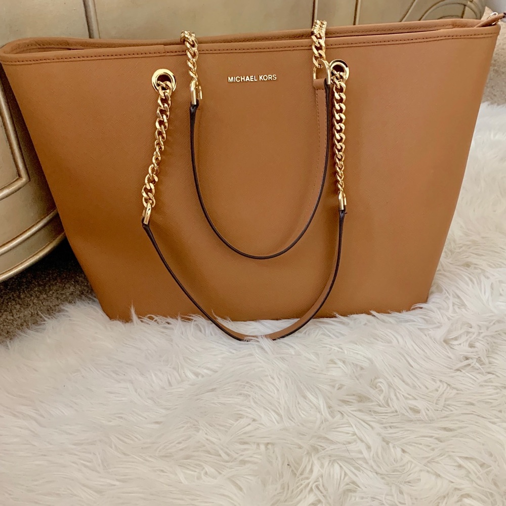 ⭐️Michael Kors Tote⭐️